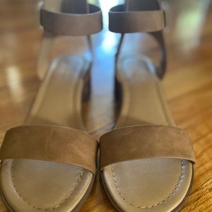 Women’s sandals